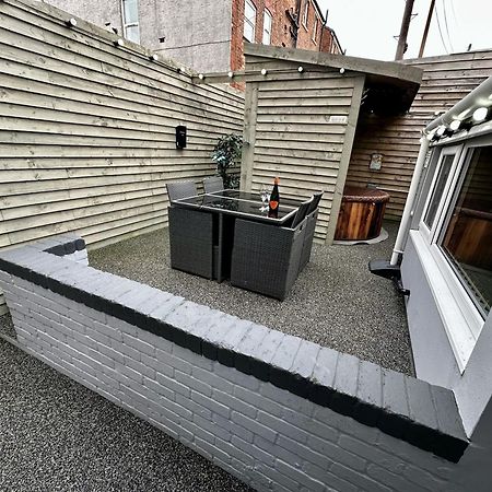 Albert Luxury Hottub & Jacuzzi Apartments Blackpool Exterior foto